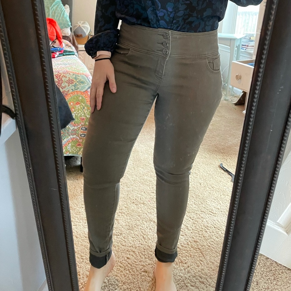 Butt lift stretch denim